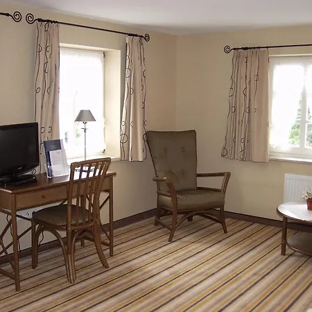 Gaestehaus Dorf-alm ホテル