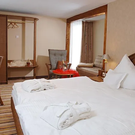 Gaestehaus Dorf-alm فيلنغن