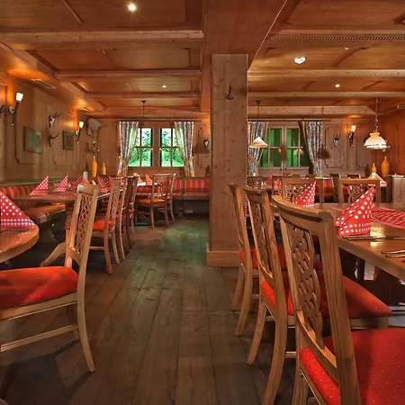 Gaestehaus Dorf-alm Hotel